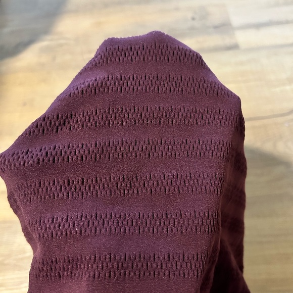 Lululemon High neck tank top - Picture 3 of 4